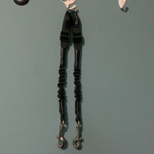 CE Leash coupler . Large Black with bungee